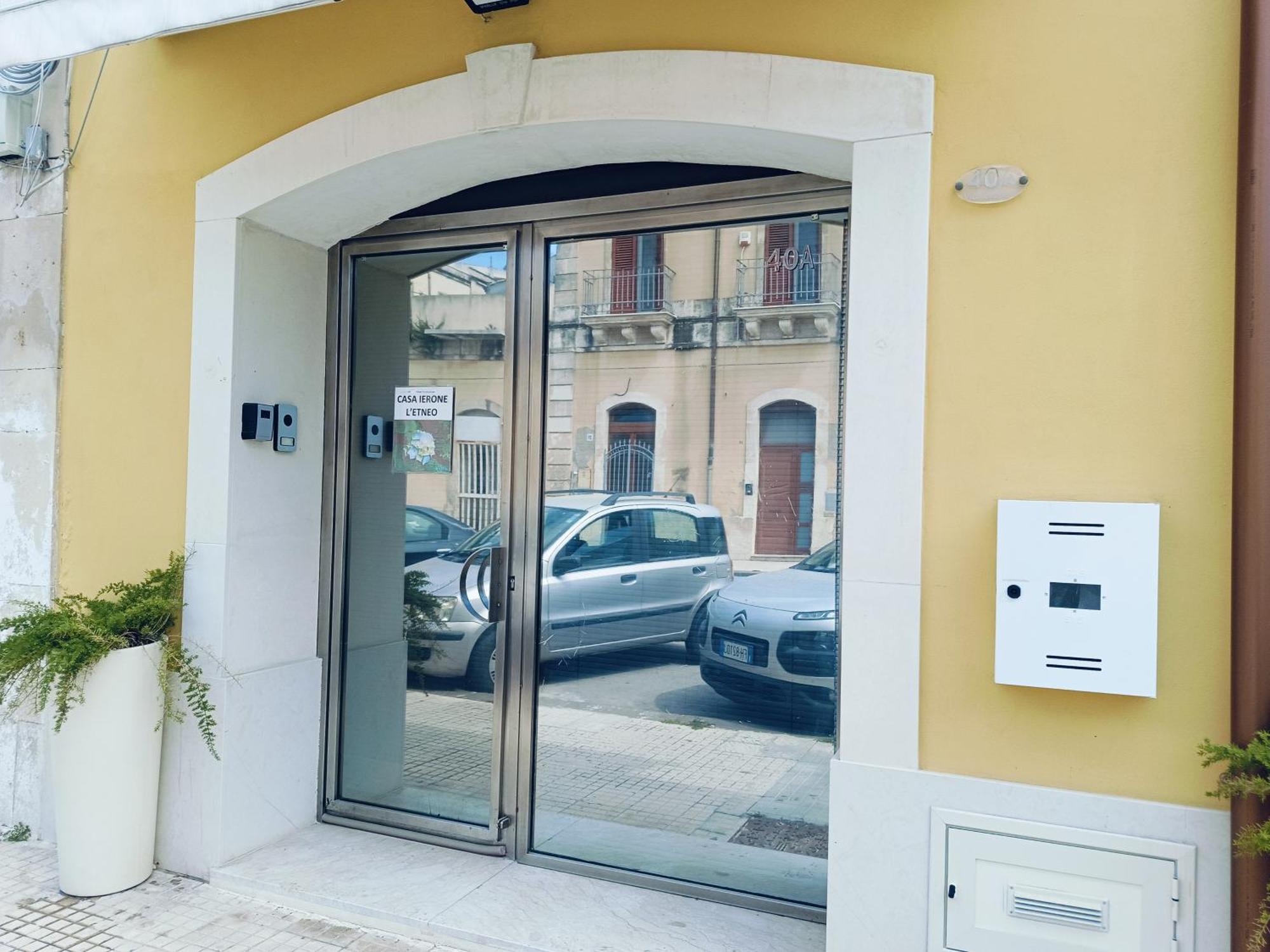 Casa Ierone L'Etneo Apartment Syracuse ภายนอก รูปภาพ